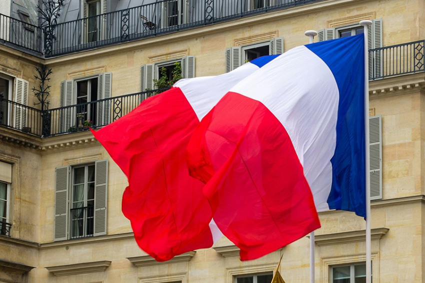 Коалиция левых партий "Новый народный фронт" победила на выборах во Франции