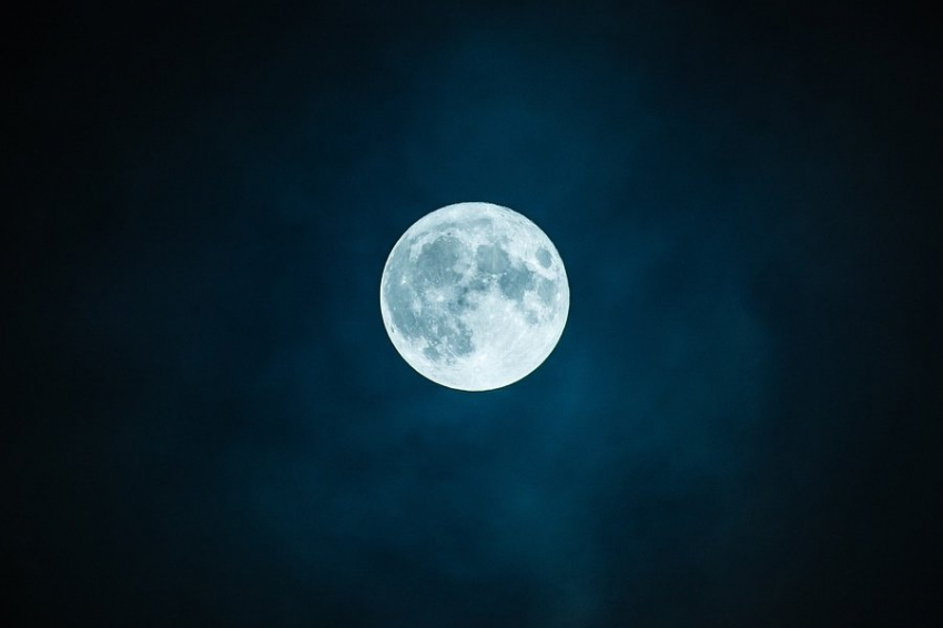 Изотопный анализ помог уточнить возраст Луны