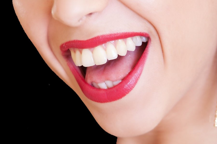 Утренний ритуал: когда лучше чистить зубы