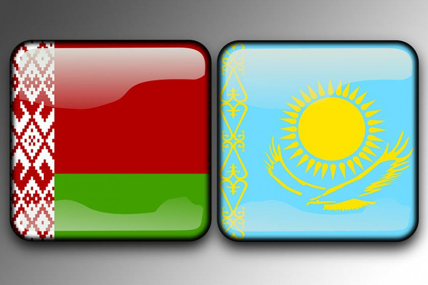 Беларусь и Казахстан оказались в разных мирах