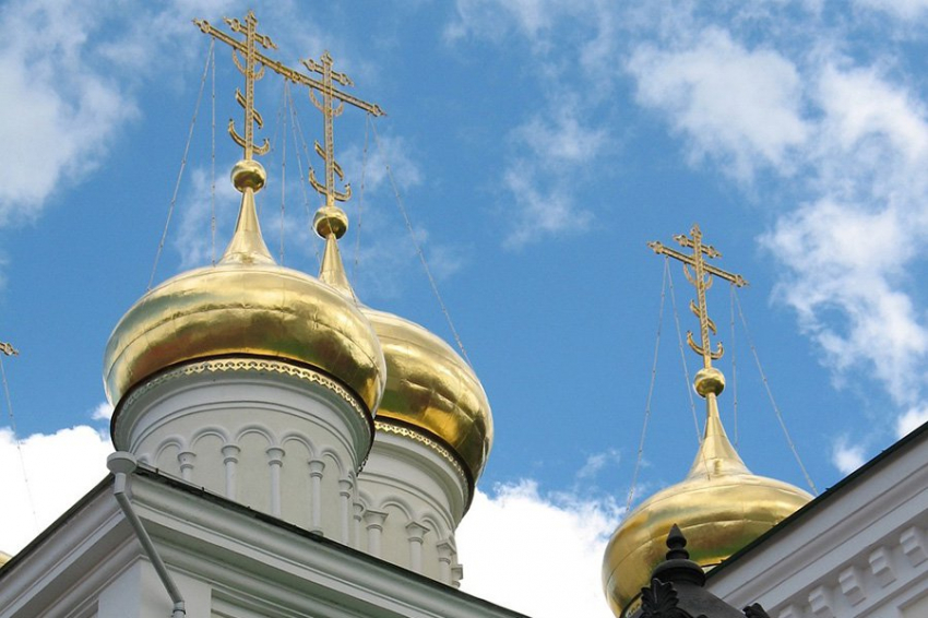 Эстония устроила гонения на православную церковь по украинскому сценарию