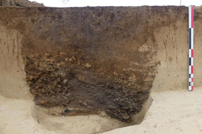 Во Франции обнаружено 60 вытянутых конструкций неизвестного назначения 