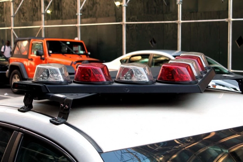 Мигалки спецслужб могут нарушать работу автопилота автомобилей