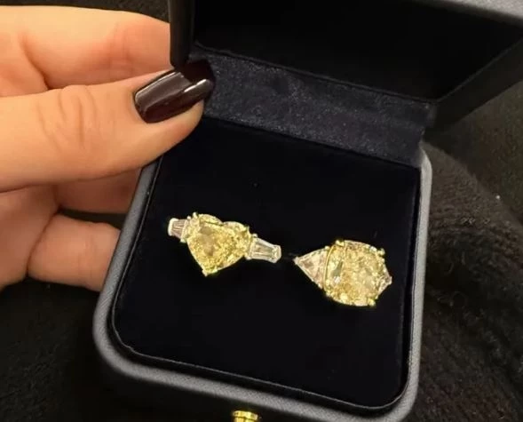 Ксения Бородина показала помолвочное кольцо с камнем в виде сердца