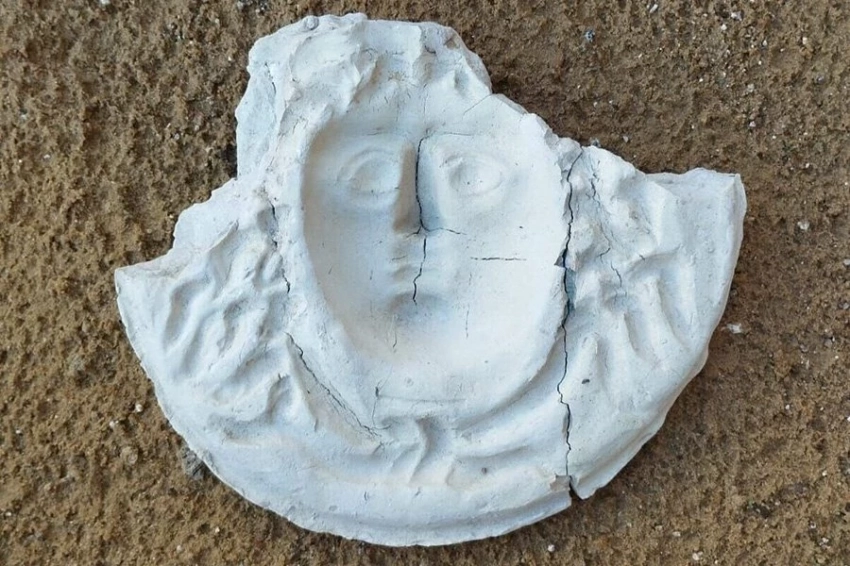 Древняя форма для маски Медузы обнаружена на Сицилии