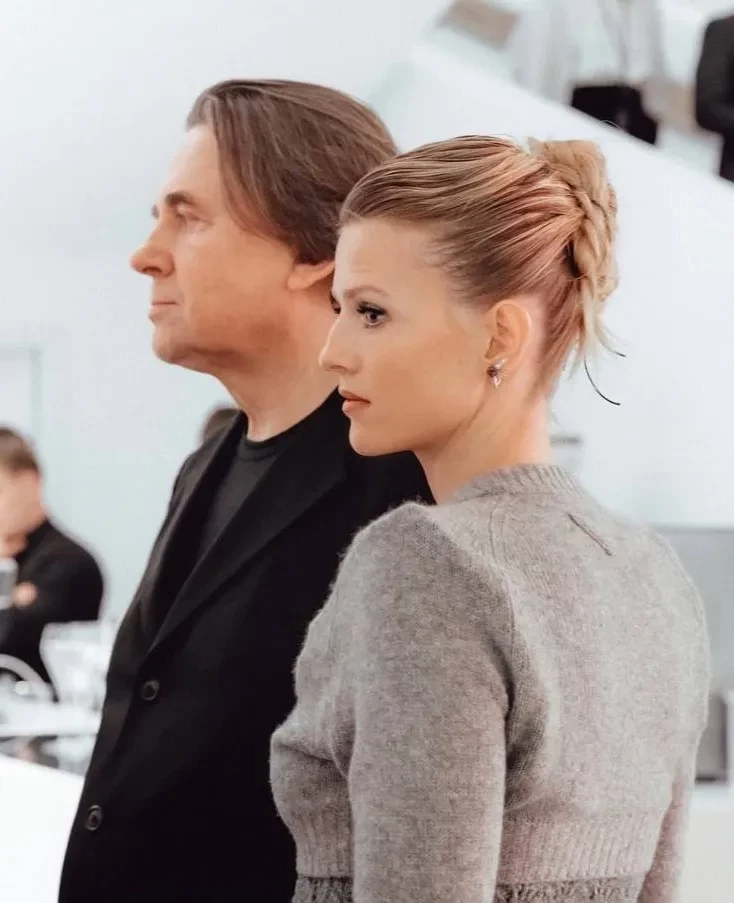 "Спасибо за счастье быть женой". Софья Эрнст публично поздравила Константина Эрнста с днём рождения