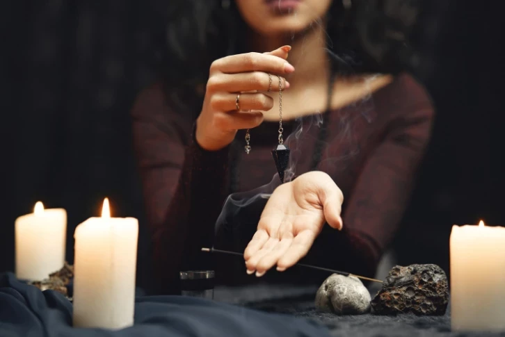 По каким признакам понять, что умерший родственник хочет передать вам послание