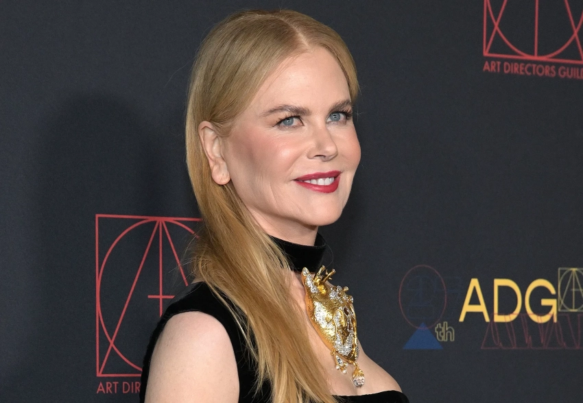 В сети обсуждают феномен "ушей пикси" у Николь Кидман, который может быть результатом неудачной пластики