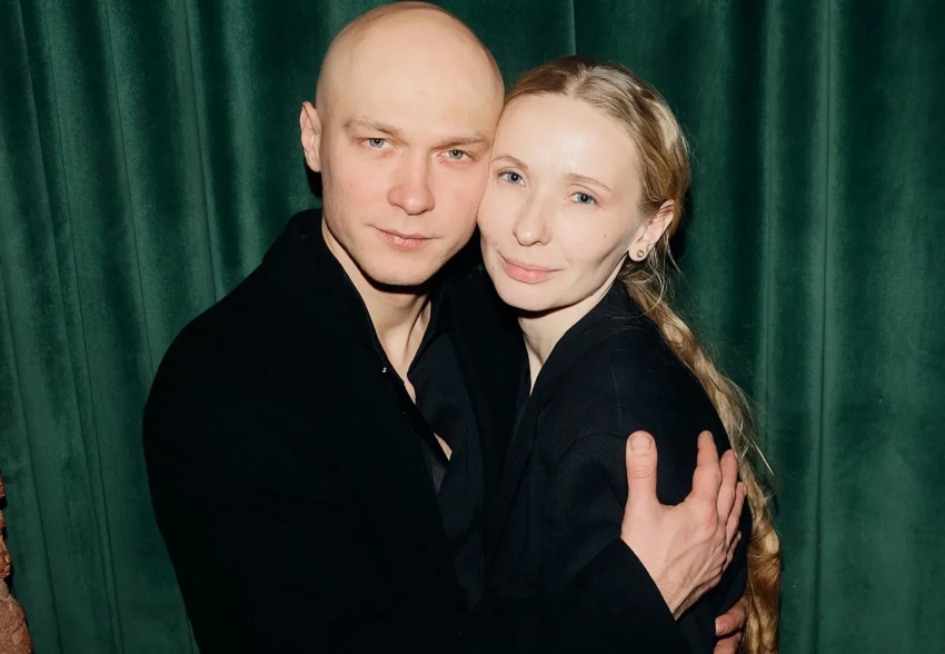 Юра Борисов вышел в свет с женой Анной