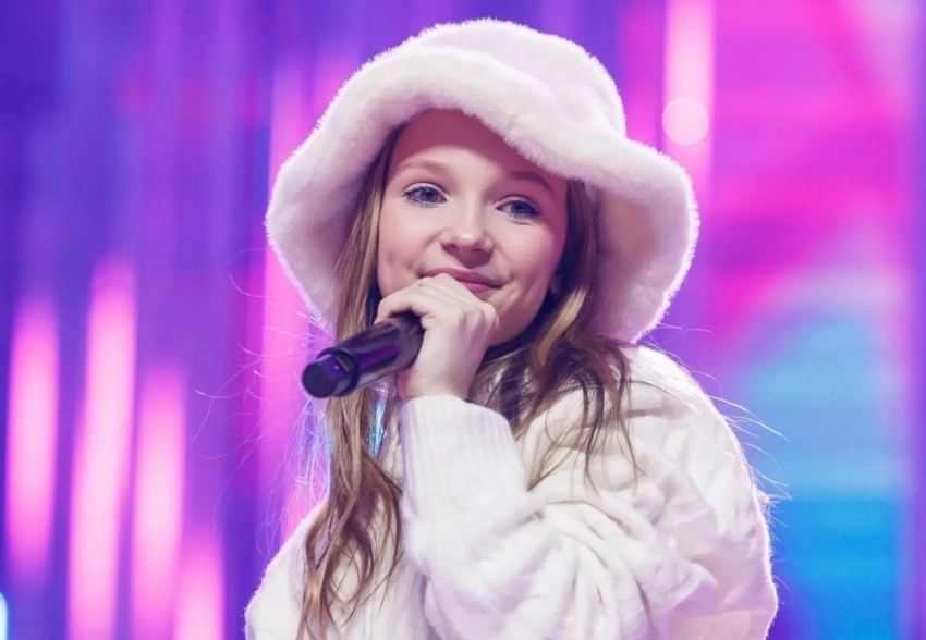 12-летней исполнительнице хита Sigma Boy предложили контракты Universal, Warner и Sony