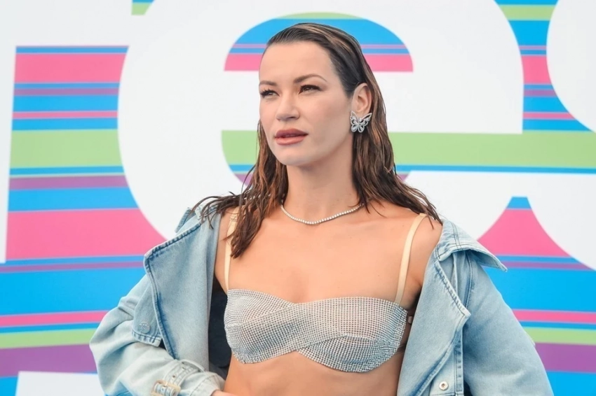 «Я огромная»: Беременная Ида Галич показала фигуру в нижнем белье