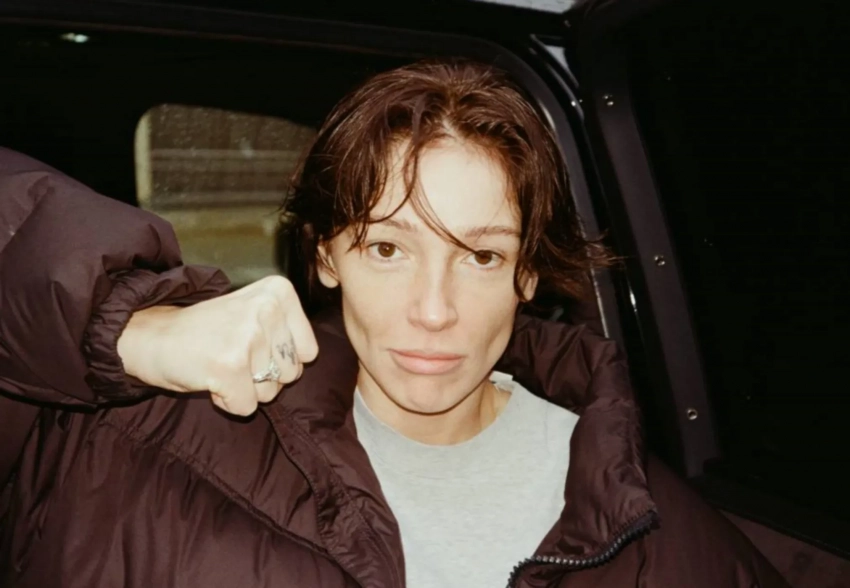 "Всё еще не определилась, я счастливая жена или дядя Вова". Настя Ивлеева пошутила про сложности замужества