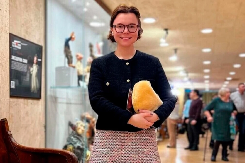 Молодую жену Евгения Петросяна оплевали за фото в розовом халате и с огурцом: Татьяна Брухунова дала отлуп