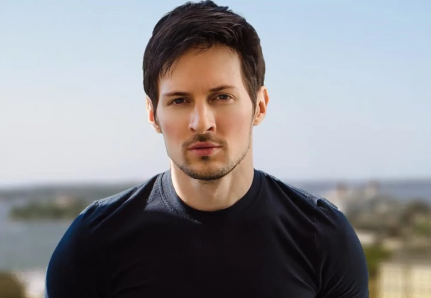 Стример Бустер рассказал, что Павел Дуров обвинил его в попытке увести девушку