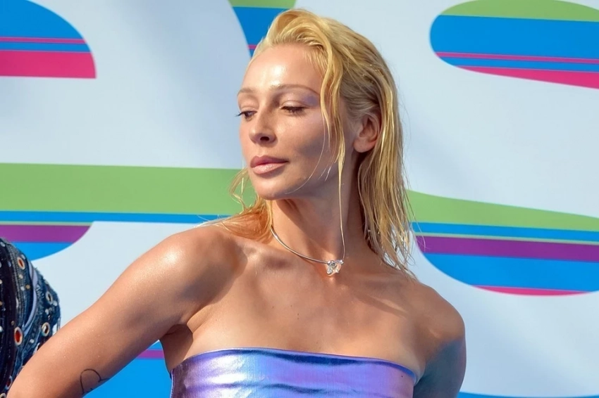 Спать и жить там не представлялось возможным: Настя Ивлеева продала дом, в который дважды вламывался поклонник