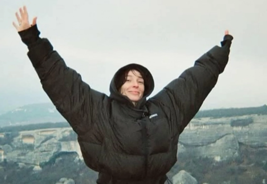 Настя Ивлеева поздравила россиян с Днём защитника Отечества и показала, как отдохнула в Крыму