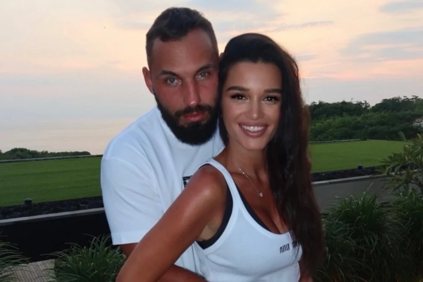 Ксения Бородина оригинально познакомила тещу и свекровь: увезла мам на полуостров