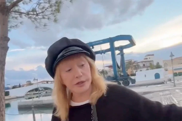 Алла Пугачева после стыдного скандала на Кипре высказалась о своей внешности