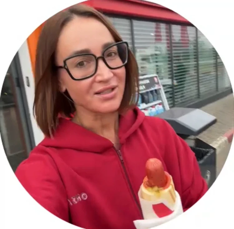 Бузова призналась, что пристрастилась к вредной еде: «Это не откладывается в бока»