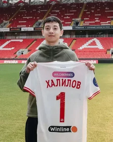 Звёздные блогеры не подарили обещанную квартиру 16-летнему гардеробщику Исламу Халилову, спасавшему людей во время теракта в "Крокусе"