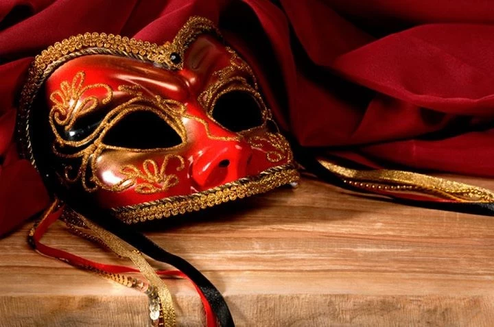 Традиции праздников, которые отмечаются 27 марта 2025 года в мире и России