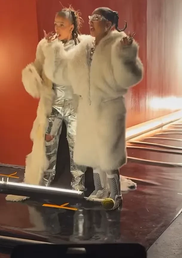 В сети раскритиковали клип FKA Twigs с участием дочери Ким Кардашьян и Канье Уэста