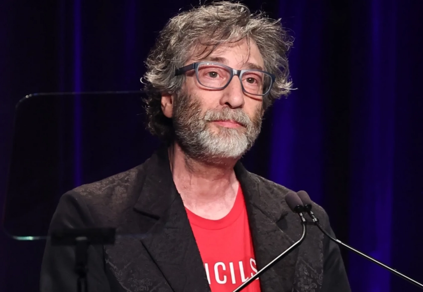 Нил Гейман назвал "ложными" обвинения в изнасилованиях и обвинил жертв в клевете