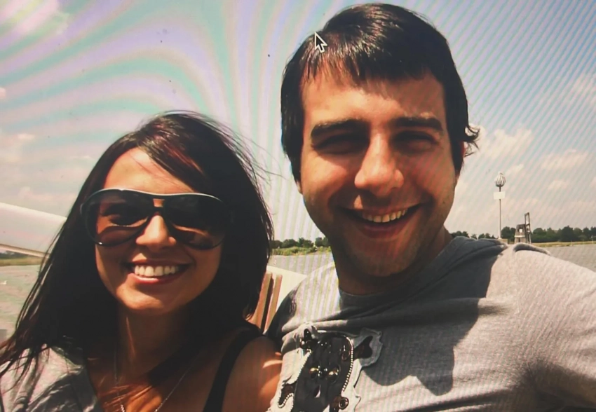 "Полюбил её за весёлый нрав, а она меня — за причёску". Иван Ургант опубликовал архивные фото с женой в честь её дня рождения