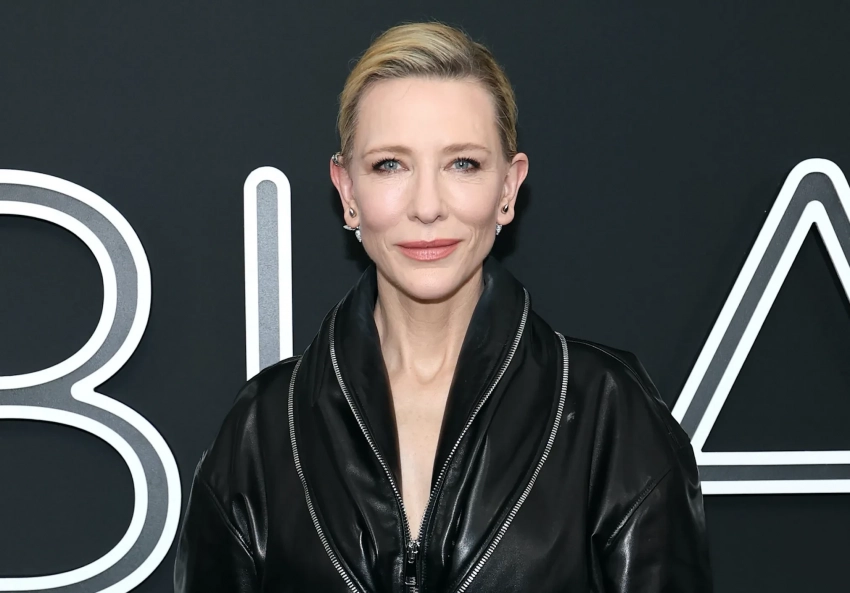 Кейт Бланшетт вышла в свет в кожаном платье