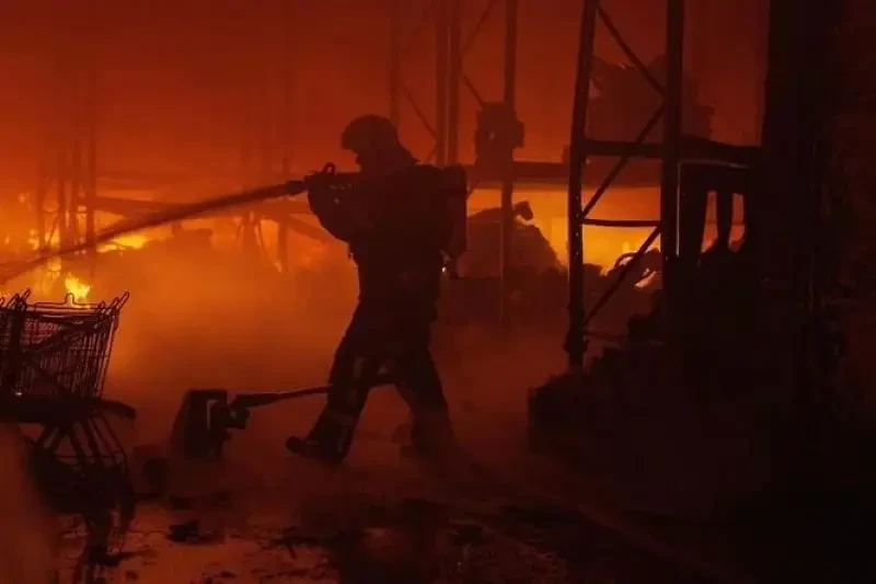 Ночную атаку российских дронов на оборонное предприятие Киева ВСУ встретили хаотичной стрельбой