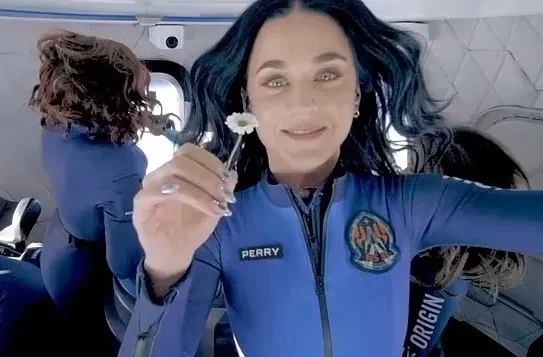 Кэти Перри и Орландо Блум впервые показали лицо дочери