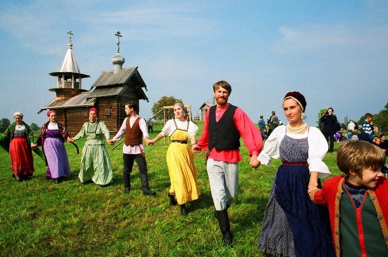 Оригинальные картинки, чтобы поздравить друзей с Красной горкой