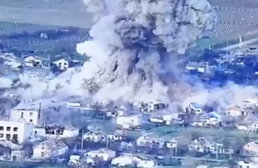 Показаны кадры авиаудара по месту дислокации операторов БПЛА в оккупированной ВСУ части Херсонской области