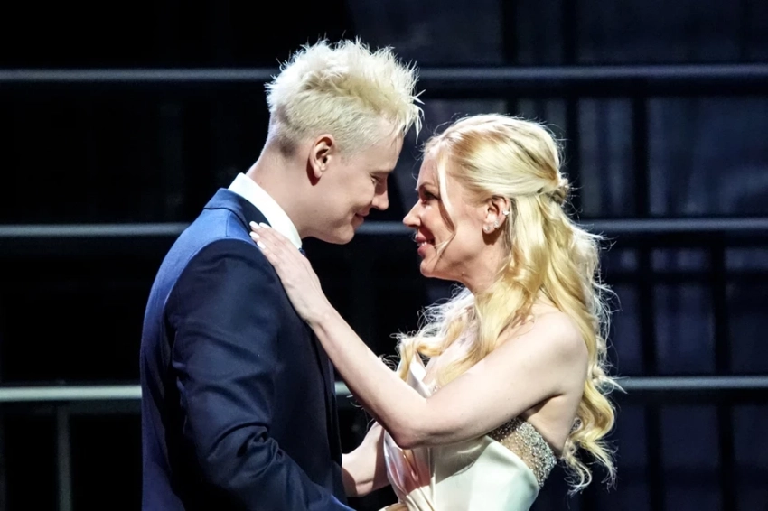 «У нас семейные отношения»: Мизулина и SHAMAN познакомили друг друга с родителями