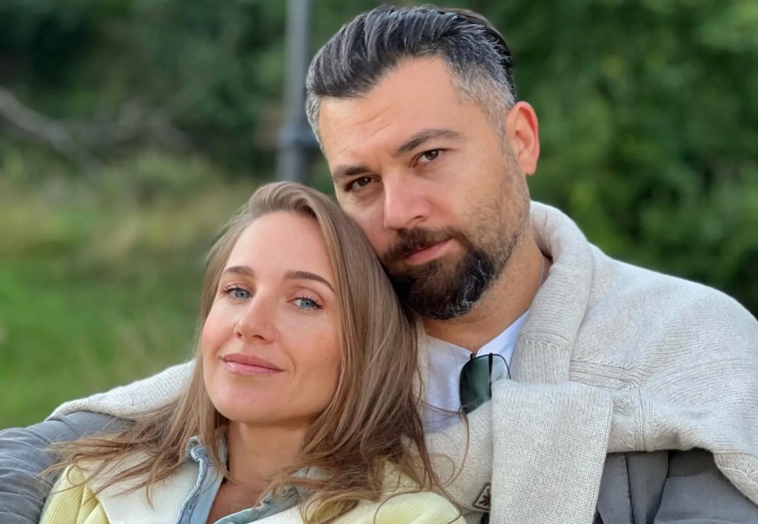 "У меня всё нормально с чувством юмора". Юлия Ковальчук высказалась про критику своего мужа, которого хейтят за то, что он публично унижает её