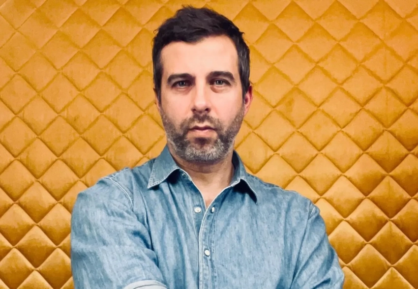 Иван Ургант стал ведущим благотворительного аукциона на фоне скандала с возможной эмиграцией и требования признать его иноагентом