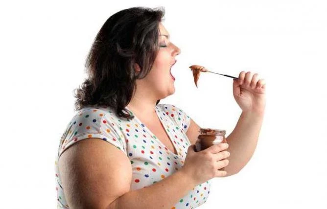 Почему опасно есть с ножа и что об этом думают эзотерики