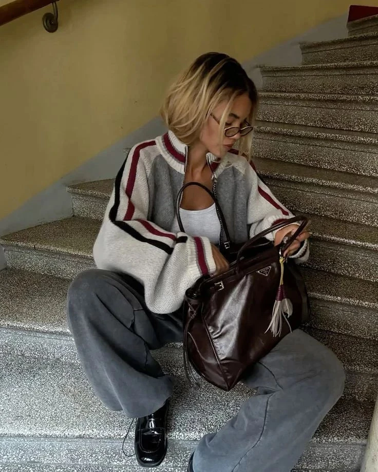 Как и чем носить женский бомбер, чтобы выглядело актуально