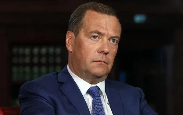 Медведев напомнил о мировой войне в ответ на угрозы Трампа РФ