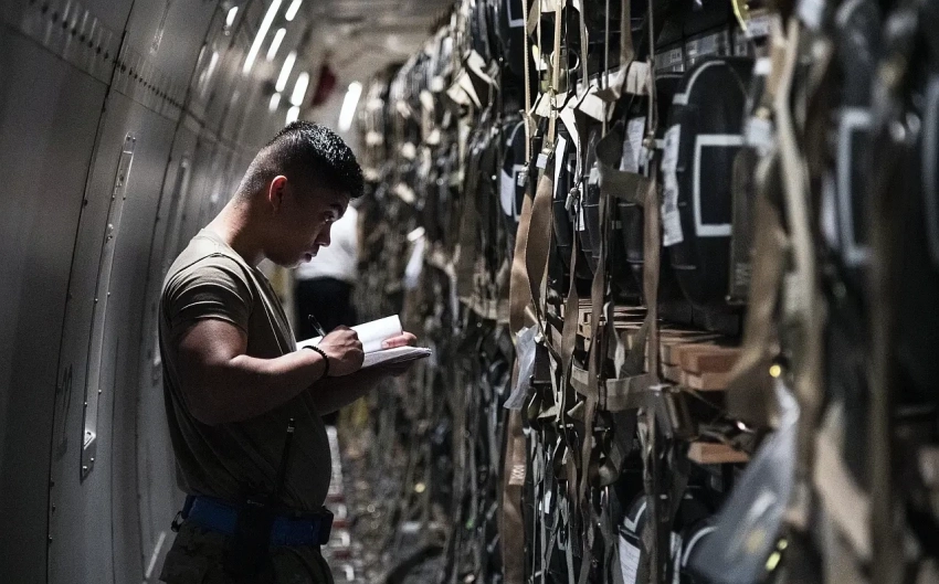 Бесплатно уже не будет: Трамп одобрил первую продажу оружия Киеву