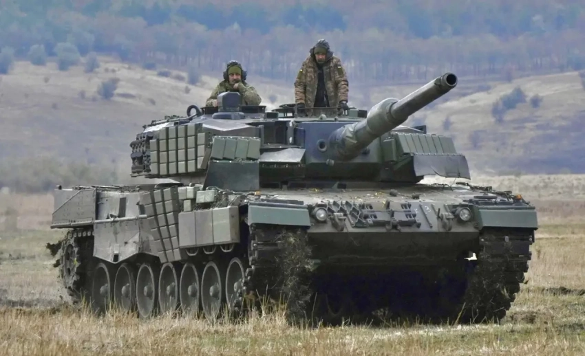 «Для российских танков это было бы фатально»: по словам ВСУ, Leopard 2 выдержал налёт дронов и подрыв боекомплекта