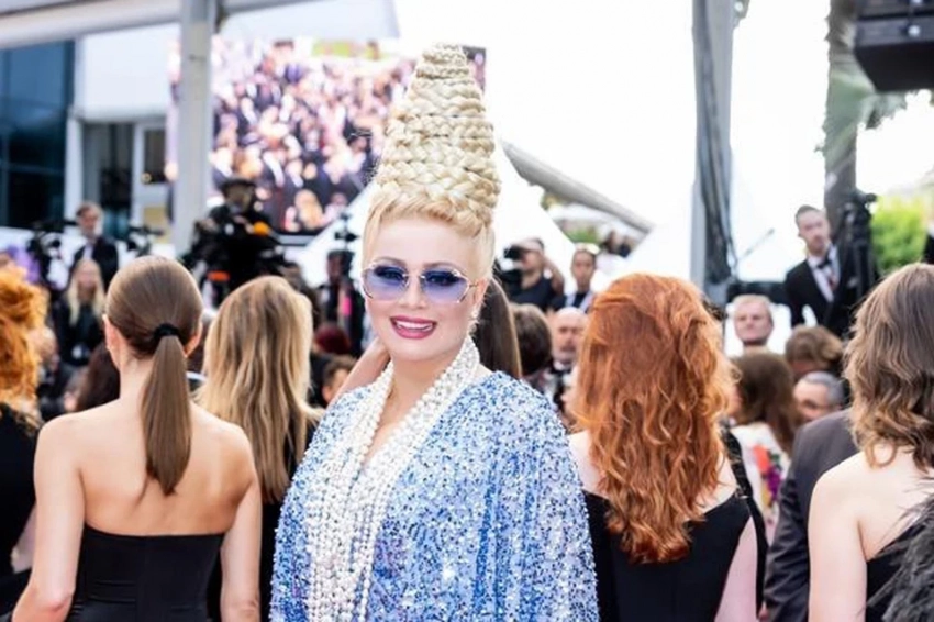 Новую прическу Лены Лениной на Каннском фестивале прозвали «осиным гнездом»