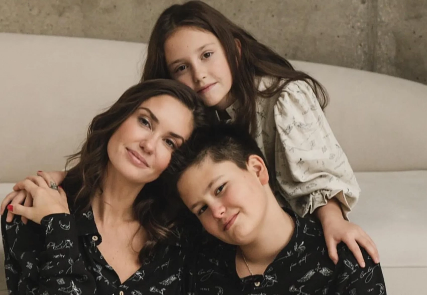 "Не звонит ему, чтобы узнать, как дела". Адвокат Павла Прилучного рассказал, что Агата Муцениеце не участвует в жизни сына