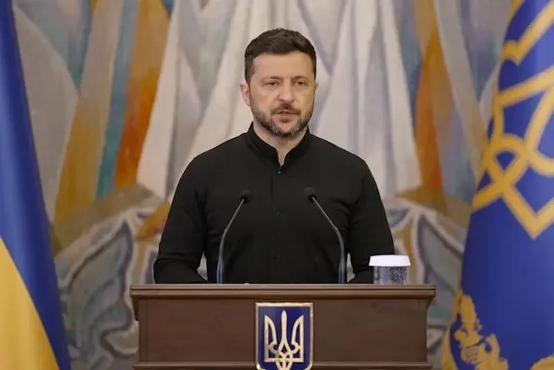 Зеленский назвал «бессмысленными» переговоры на уровне делегаций, потребовав встречу сразу с Путиным