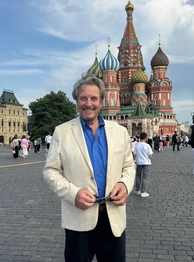 "Он впечатляющий человек". Отец Илона Маска в Москве попробовал борщ и похвалил Владимира Путина