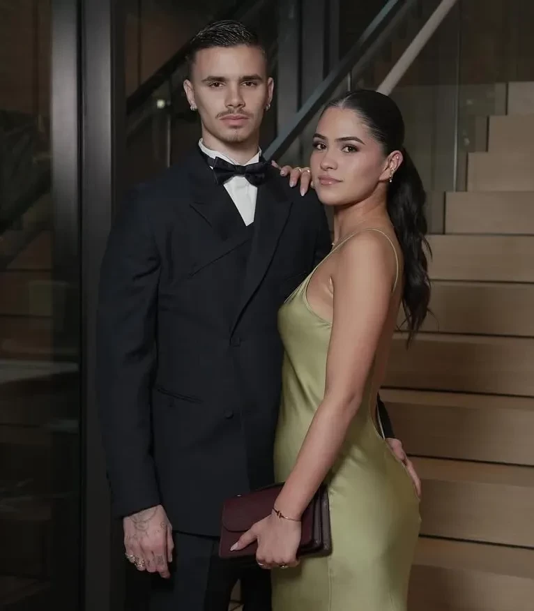 Ромео Бекхэм расстался с девушкой, из-за которой поссорился с братом Бруклином, и закрутил роман с блогером Каролин Даур