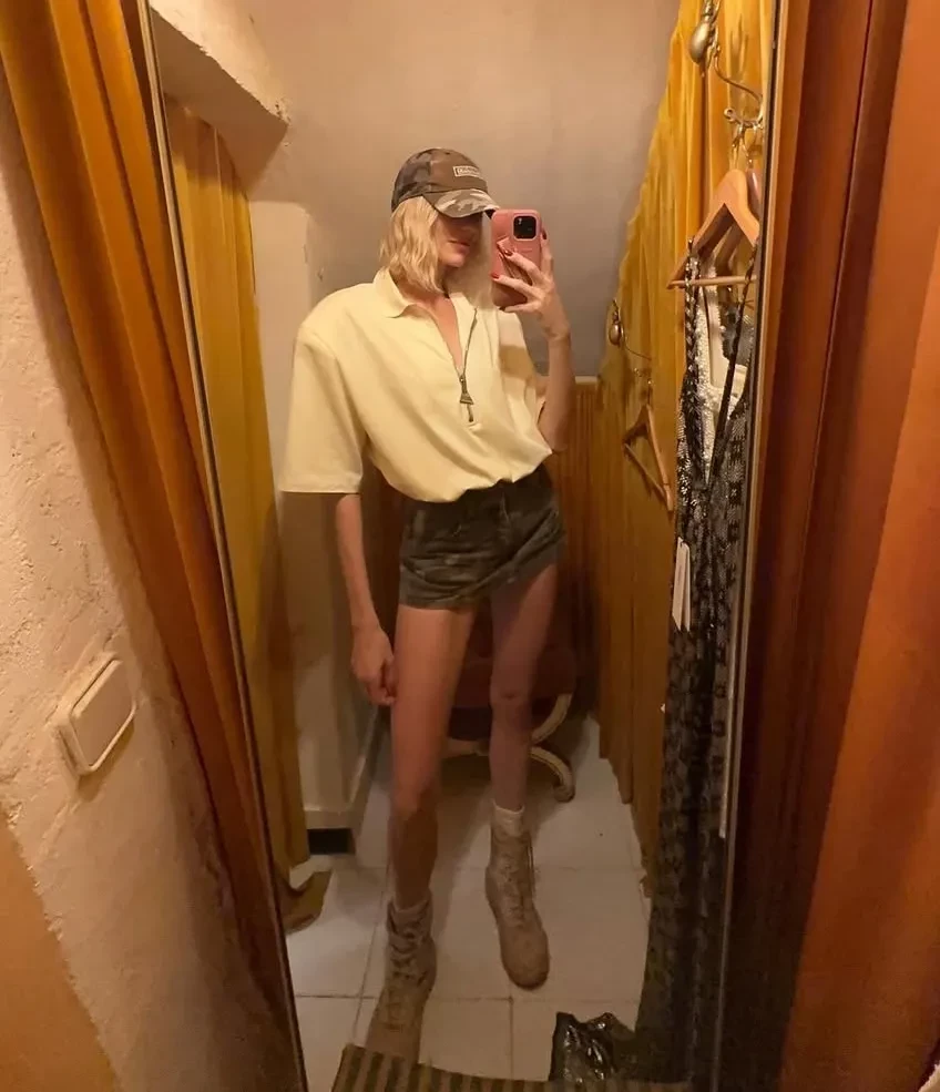 Елена Перминова опубликовала новые фото с отдыха на Ибице с Тиной Кунаки и Кристиной Романовой