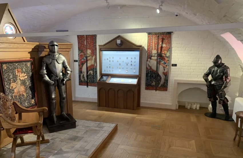 Серебро и сталь. Монеты и рыцари