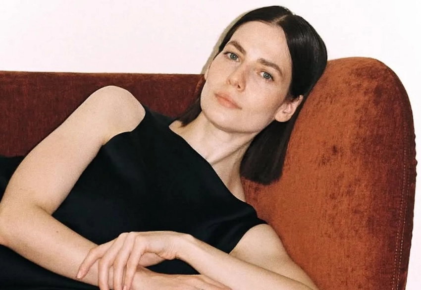 Юлия Снигирь снова стала брюнеткой