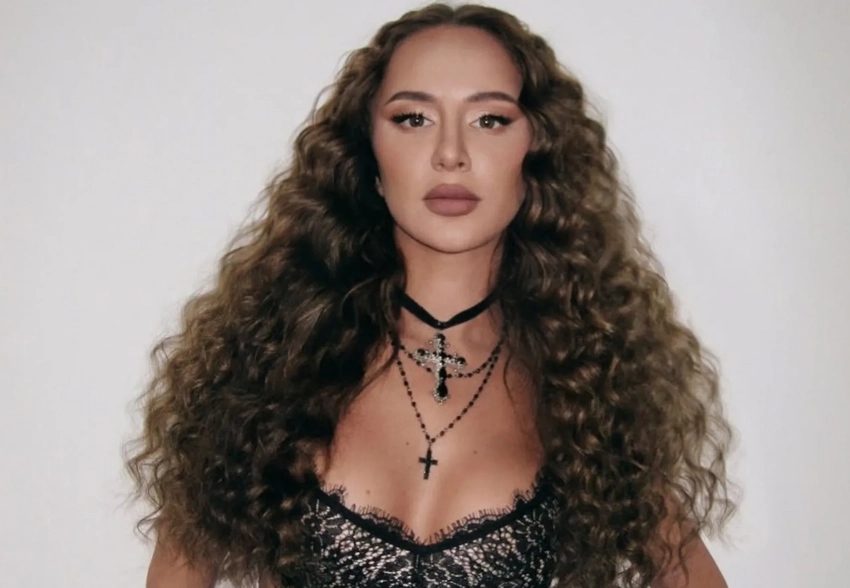 "Заново учусь жить". Анна Асти подогрела слухи о разводе